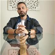 Orientador profesional especializado en la mejora y formación del perfil profesional, búsqueda de empleo, CV y emprendimiento.